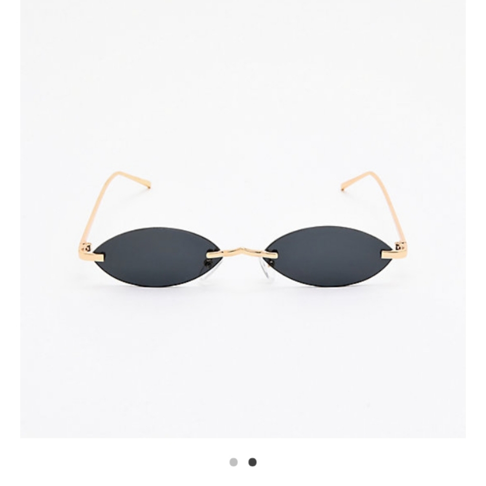 Retro Style Sunglasses Black and Gold